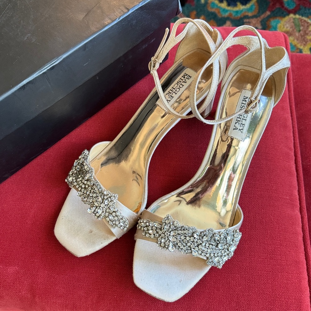 Jeweled Rhinestone Beaded Wedding Shoes Badgley Mischka Shoes 9.5